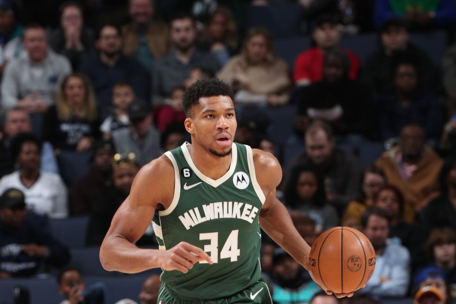 KAIYUN-字母哥迎来三赛季出色发挥，美国队观众热烈欢呼！的简单介绍