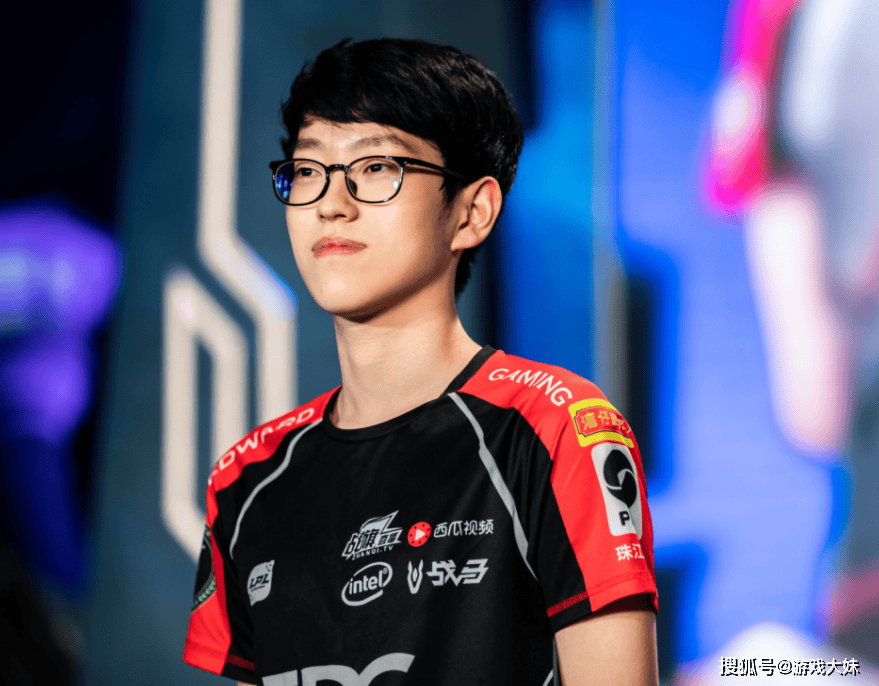 开云体育-Scout在C9比赛中突破纪录，赛事规则更新引发热议！的简单介绍