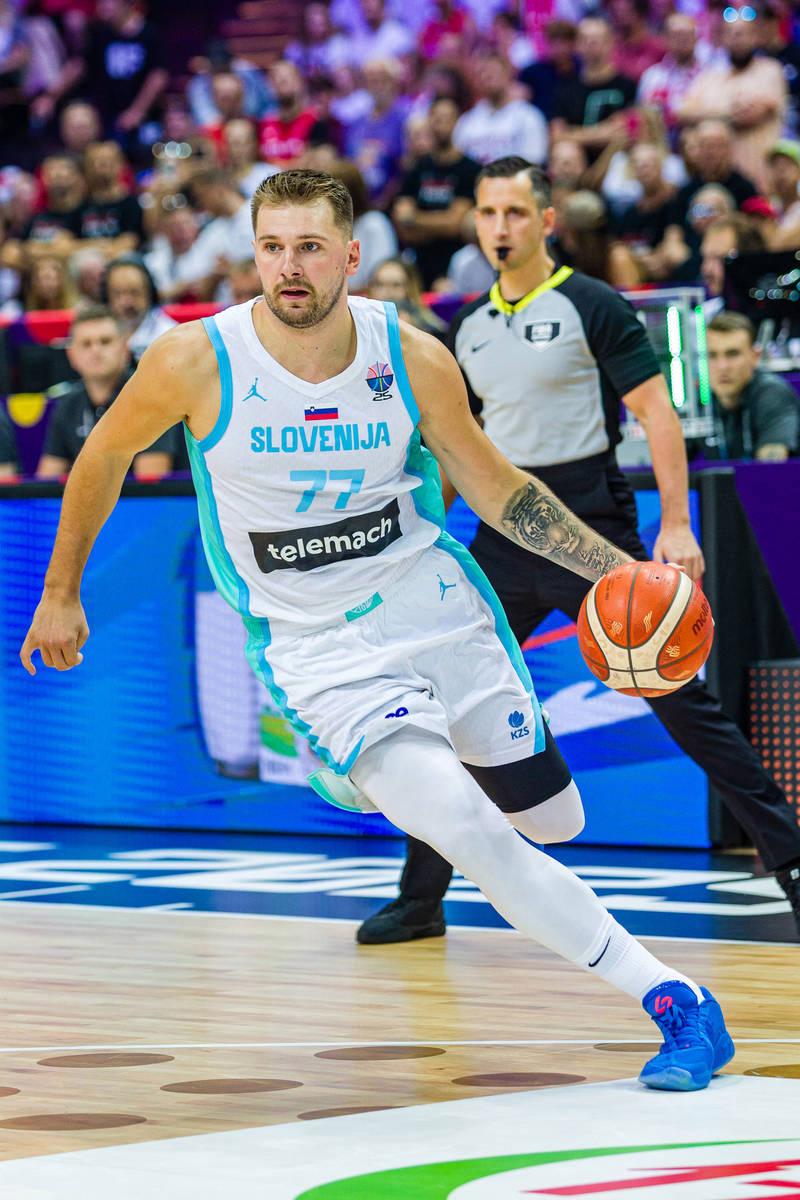 开云体育- 吹爆东契奇就完事了! 才打2年未来得多可怕 